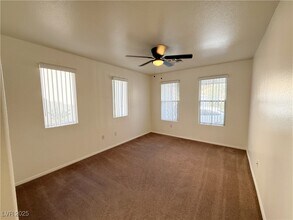 5249 W Palm Pinnacle Ave in Las Vegas, NV - Building Photo - Building Photo