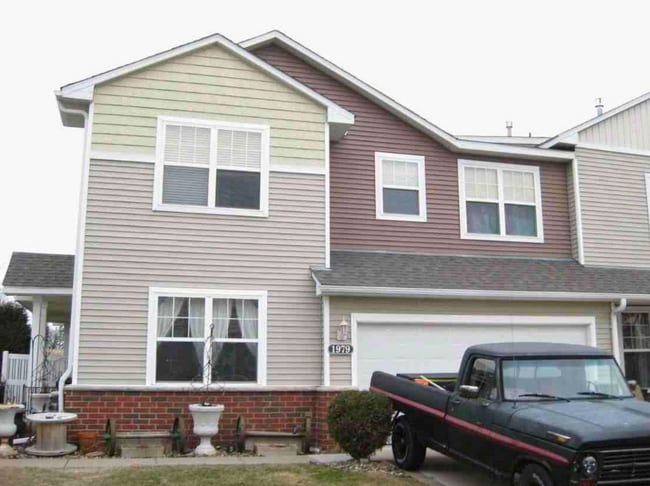 1979 Sierra Dr in Hastings, MN - Building Photo - Building Photo