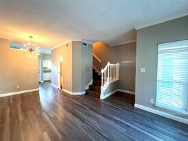 7575 Cambridge St in Houston, TX - Building Photo