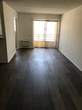 1244 Orange N Dr, Unit 112 in Los Angeles, CA - Building Photo - Building Photo
