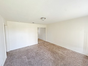 129 N McEntire Ct in White Settlement, TX - Building Photo - Building Photo