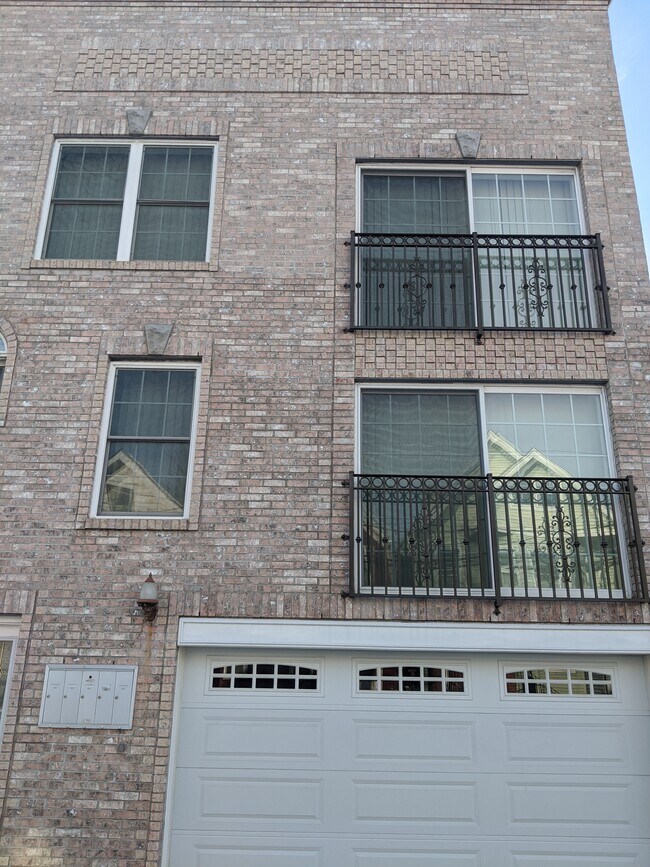 13 S 3rd St in Harrison, NJ - Building Photo - Building Photo