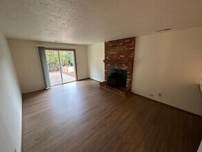 1077 Charlene St S in Salem, OR - Building Photo - Building Photo