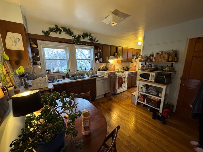 21 Sartwell, Unit Top Floor