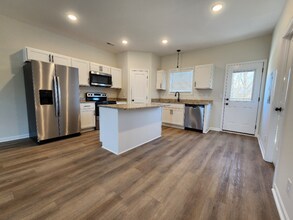 615 Peachers Mill Rd, Unit 112 in Clarksville, TN - Building Photo - Building Photo