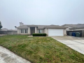 3712 Isla Vista Ct in Madera, CA - Building Photo - Building Photo