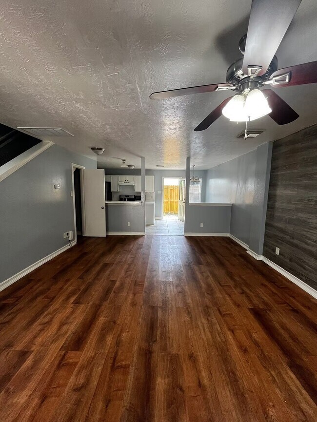 1013 Ruthven St in Houston, TX - Building Photo - Building Photo