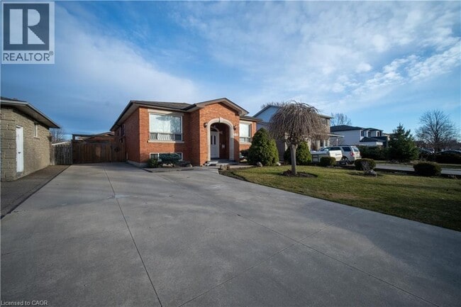123 Eleanor Ave in Hamilton, ON - Building Photo - Building Photo
