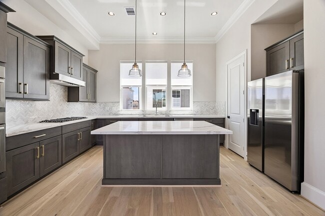 5917 Cottage Grove Lake Dr