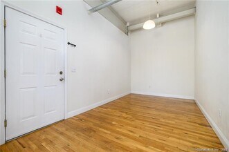 390 Charles St in Bridgeport, CT - Building Photo - Building Photo