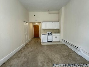 1223 Beacon St in Brookline, MA - Building Photo - Building Photo