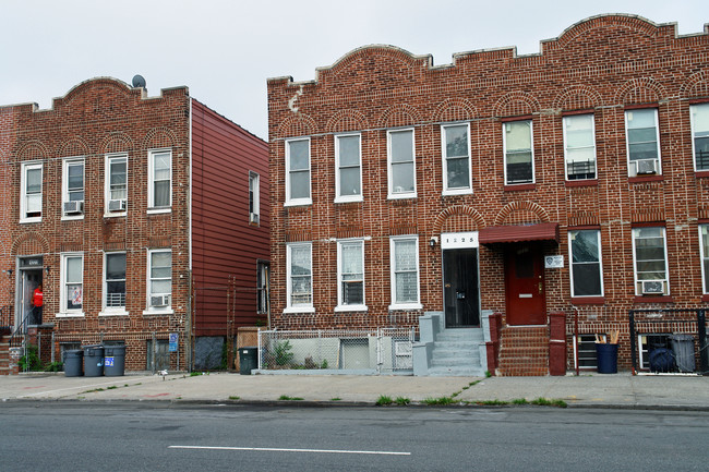 1225 Bronx River Ave in Bronx, NY - Foto de edificio - Building Photo