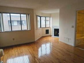 147 Kelton St, Unit 703 in Boston, MA - Building Photo - Building Photo