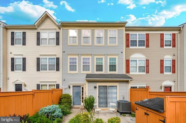 property at 4911 Edgeware Terrace