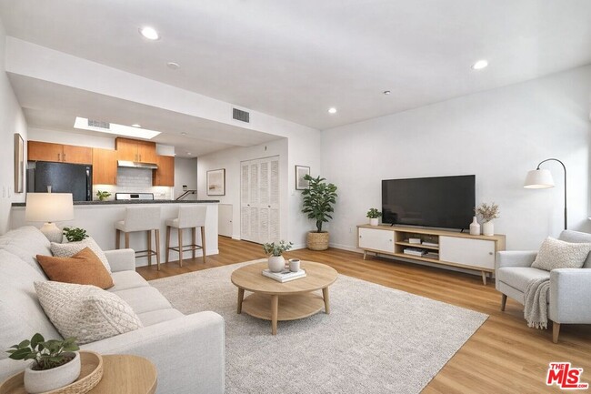 property at 2864 Sunset Pl