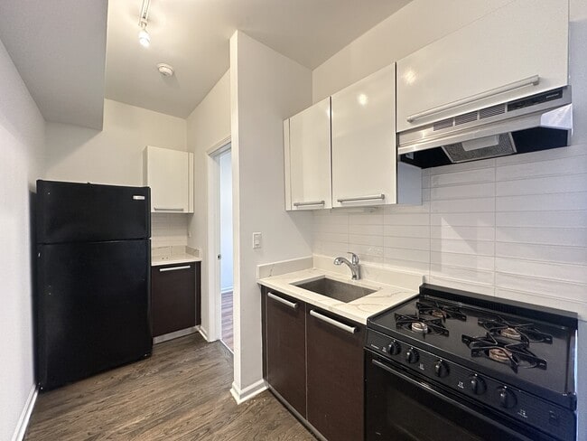 5054 N Winthrop Ave, Unit 503 in Chicago, IL - Building Photo - Building Photo