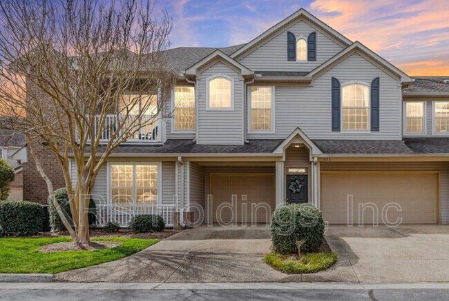 property at 1075 Grand Oak Ln