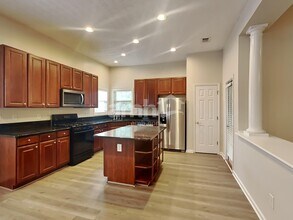 985 Martin Field Dr in Lawrenceville, GA - Building Photo - Building Photo