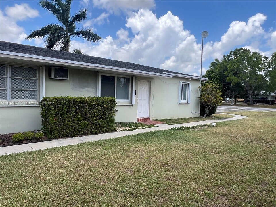 17970 SW 296th St in Homestead, FL - Building Photo