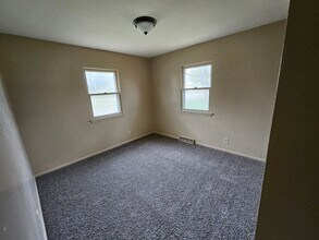 2226 Plain View St in Waterloo, IA - Building Photo - Building Photo