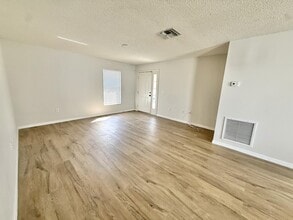 2429 Ruddenstone Way in Kissimmee, FL - Building Photo - Building Photo