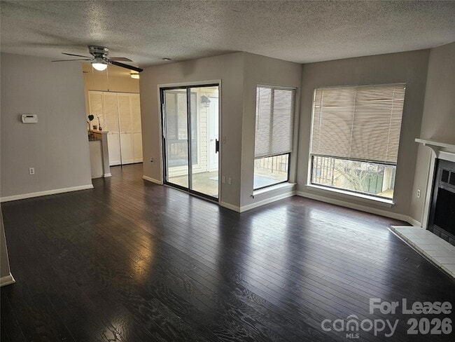 4811 Spring Lake Dr, Unit E in Charlotte, NC - Building Photo - Building Photo