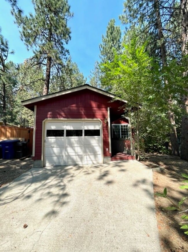 1924 SW Forest Ridge Ave