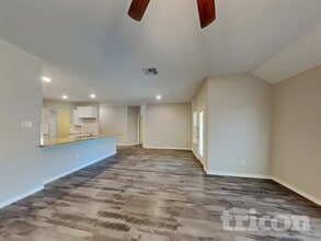 657 Bassett Hall Rd in Royse City, TX - Foto de edificio - Building Photo