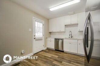 8 Preakness Dr in St. Peters, MO - Foto de edificio - Building Photo