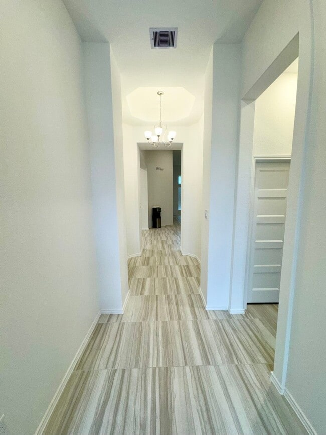 20403 Laila Manor Ln