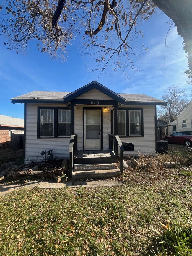 property at 410 S Gordon Ave