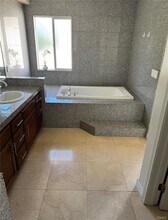 10007 White Oak Ave in Los Angeles, CA - Building Photo - Building Photo