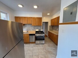 Park Hill Ave, Yonkers, Unit 2 in Yonkers, NY - Building Photo