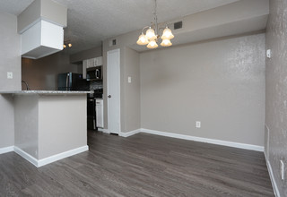 The Vanderbilt Apartments in Irving, TX - Building Photo - Interior Photo