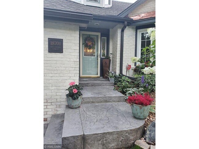 18701 Red Cherry Cir in Minnetonka, MN - Building Photo - Building Photo