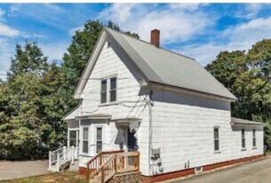 32 Summer St in Laconia, NH - Building Photo