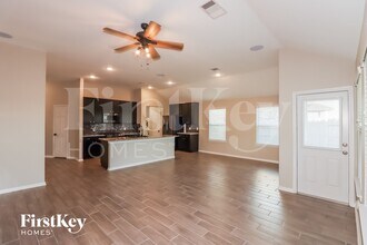 13521 Emerald Mallard Dr in Texas City, TX - Building Photo - Building Photo