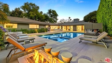 602 Whittier Dr in Beverly Hills, CA - Building Photo - Building Photo