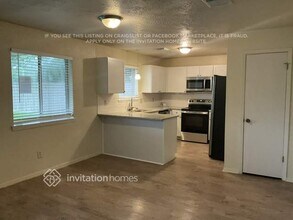 9812 Robin St in La Porte, TX - Building Photo - Building Photo