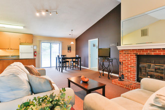 Huntington Apartments in Concord, NC - Building Photo - Interior Photo