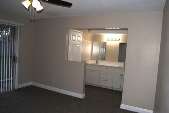 405 Plato Ct in Bakersfield, CA - Building Photo - Building Photo