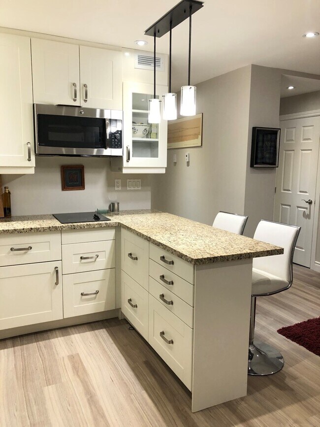 295 Wright Ave in Toronto, ON - Building Photo - Building Photo