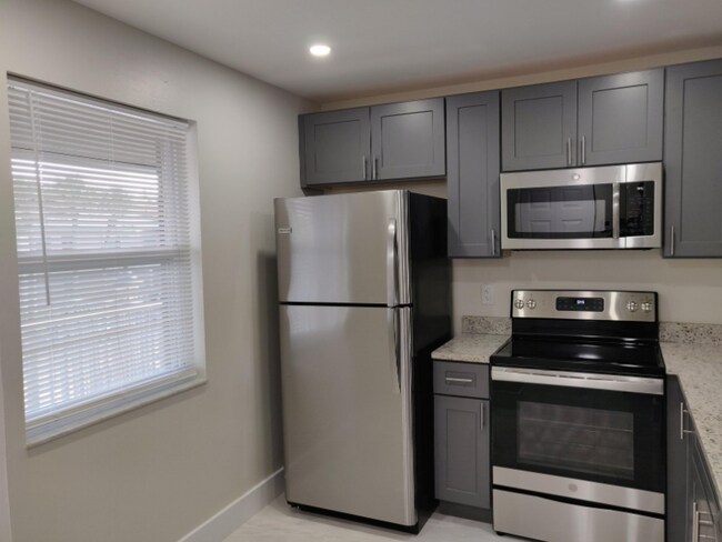 8830 Royal Palm Blvd, Unit 202 in Coral Springs, FL - Building Photo - Building Photo