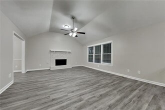 210 Meadow View Dr in Grayson, GA - Building Photo - Building Photo