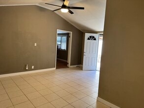 701 W Doran St, Unit 703A in Glendale, CA - Foto de edificio - Building Photo