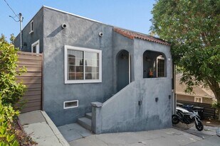 703 N. Ave. 54/5375 East Raphael in Los Angeles, CA - Building Photo