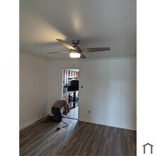 4401 Barnett St, Unit C in Metairie, LA - Foto de edificio - Building Photo