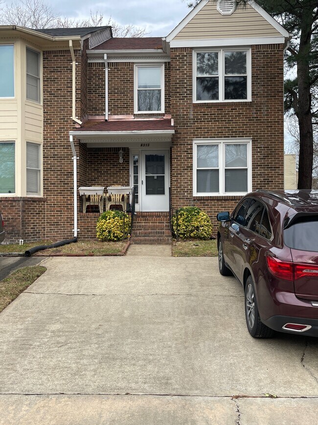 4312 Manchester Ln in Chesapeake, VA - Building Photo - Building Photo