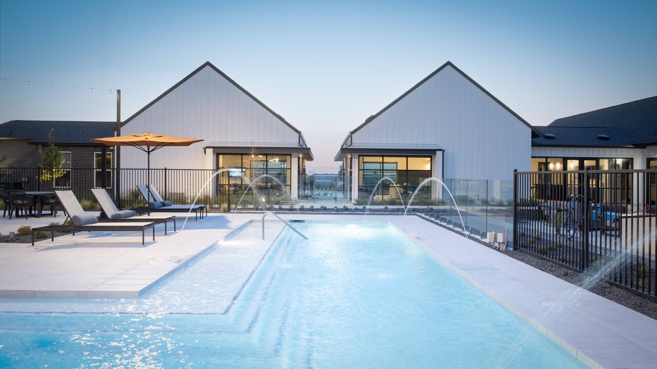 Ascent at Mountain Creek in Dallas, TX - Foto de edificio