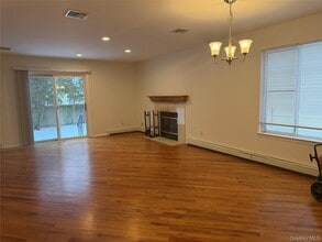 62 A Linwood Rd N in Sands Point, NY - Building Photo - Building Photo